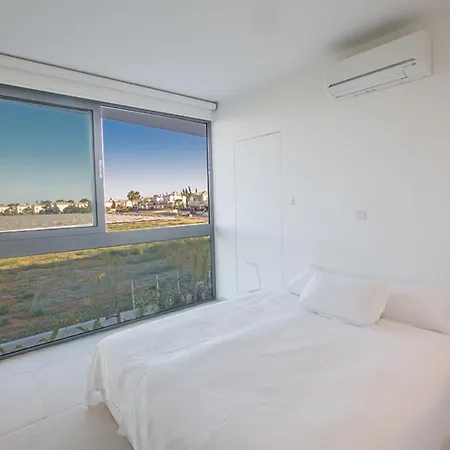Imagine Your Family Renting A Luxury Holiday Close To Paralimni's Main Attractions 1253 Paralímni