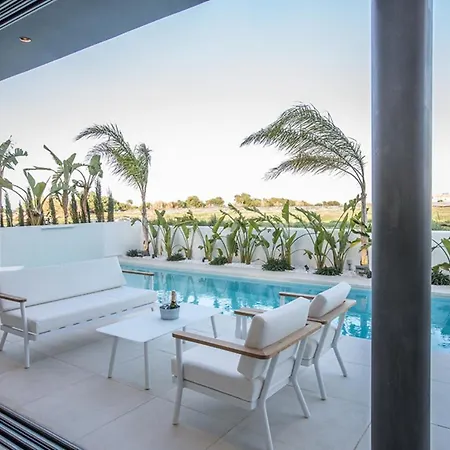 Imagine Your Family Renting A Luxury Holiday Close To Paralimni's Main Attractions 1253 Paralímni