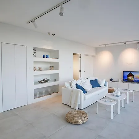 Vila Imagine Your Family Renting A Luxury Holiday Close To Paralimni's Main Attractions 1253