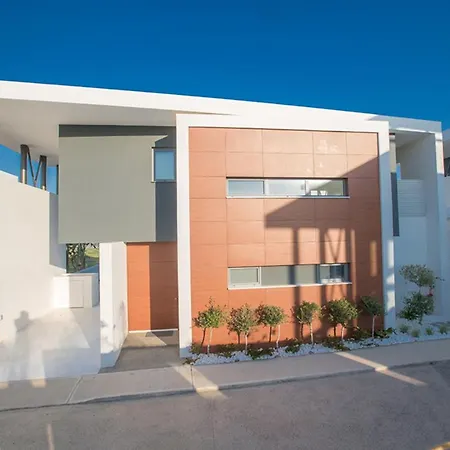 Imagine Your Family Renting A Luxury Holiday Close To Paralimni's Main Attractions 1253 *