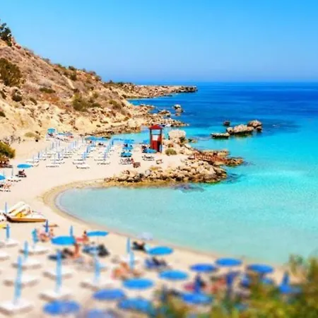 Imagine Your Family Renting A Luxury Holiday Close To Paralimni's Main Attractions 1253 Vila Paralimni