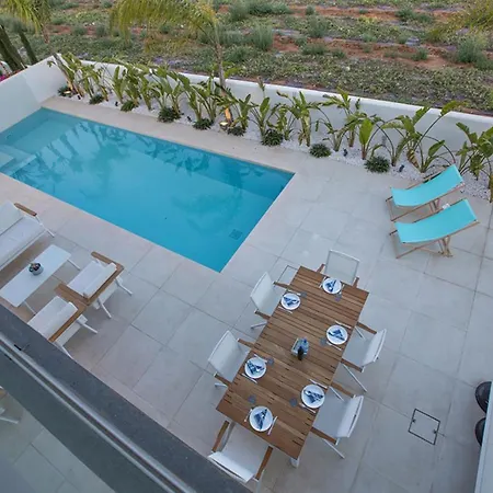 Villa Imagine Your Family Renting A Luxury Holiday Close To Paralimni's Main Attractions 1253 *