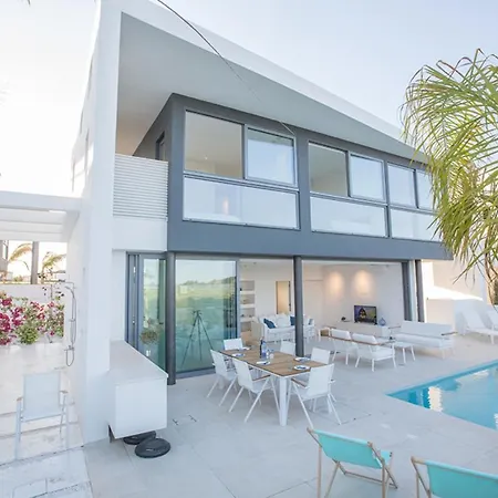 Imagine Your Family Renting A Luxury Holiday Close To Paralimni's Main Attractions 1253 * Paralimni