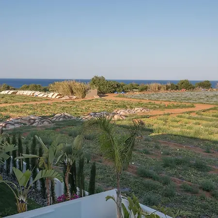 Imagine Your Family Renting A Luxury Holiday Close To Paralimni's Main Attractions 1253 * Paralimni
