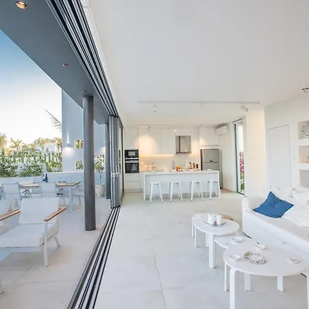 Imagine Your Family Renting A Luxury Holiday Close To Paralimni's Main Attractions 1253 Paralimni