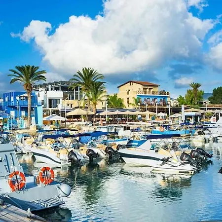Imagine Your Family Renting A Luxury Holiday Close To Paralimni's Main Attractions 1253 Vila *